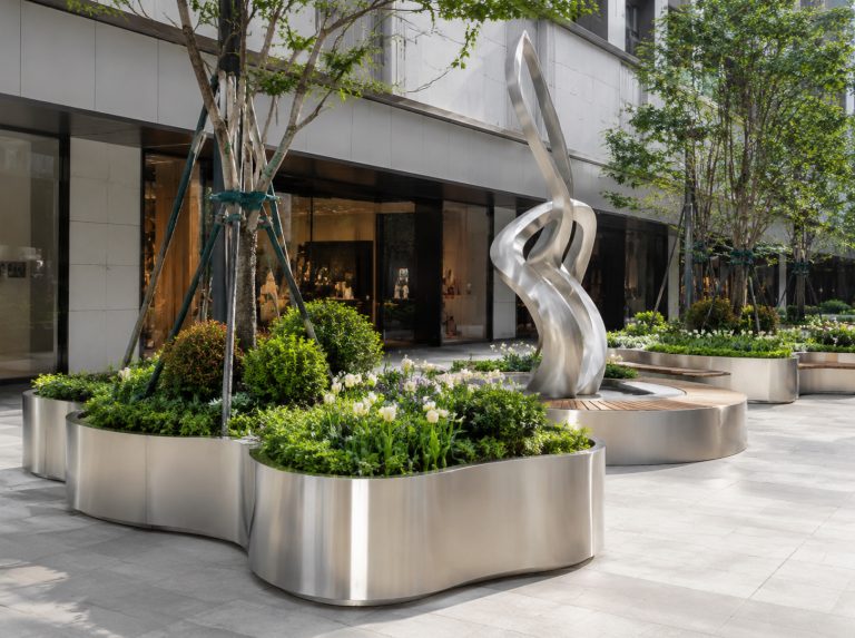 麻栗坡县不锈钢景观雕塑与金属花箱